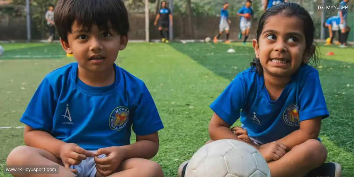 激情碰撞，瞬间点燃！⚽️🏀 锁定我们，见证每一个改写历史的时刻！