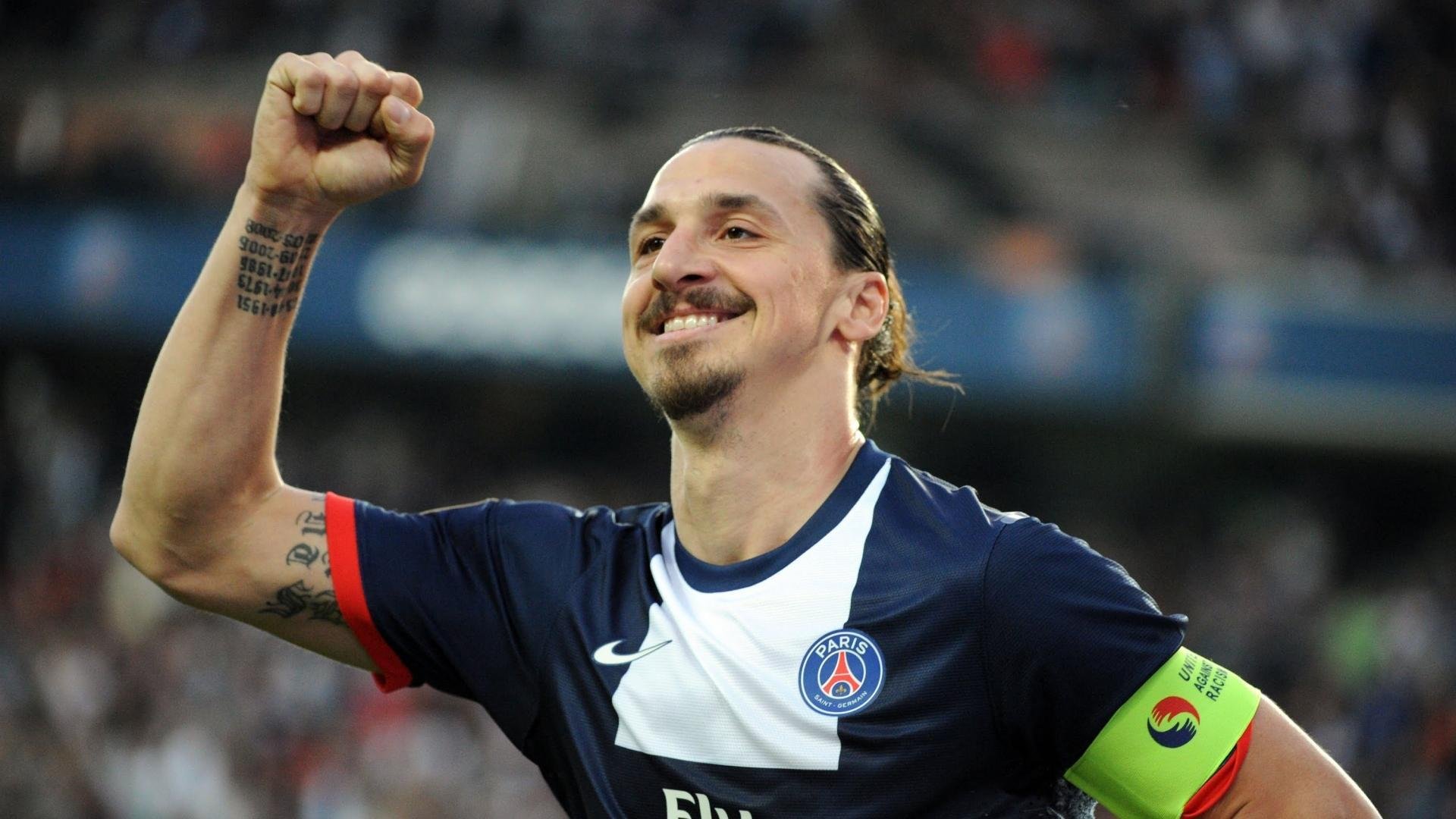 鹈鹕拍摄宣传照球员造型引发网友热烈讨论，鹈鹕正面照